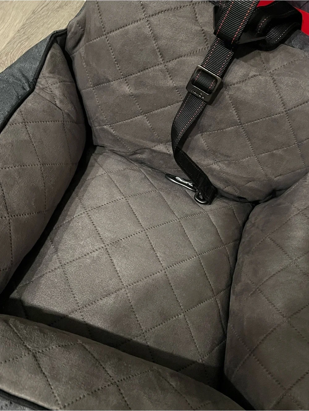 KONG Gray Quilted Pet Travel Seat with Safety Tether